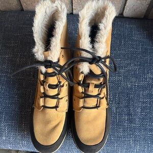 Sorrel Women's Tan Fur-Lined Boots